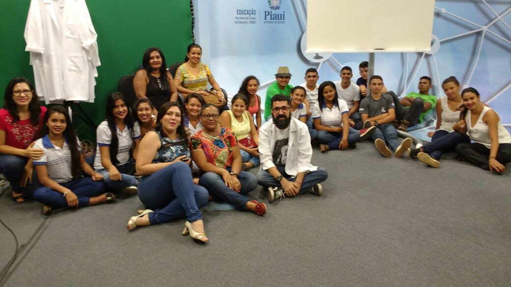 Alunos do polo de Dom Inocêncio fazem visita ao Canal Educação