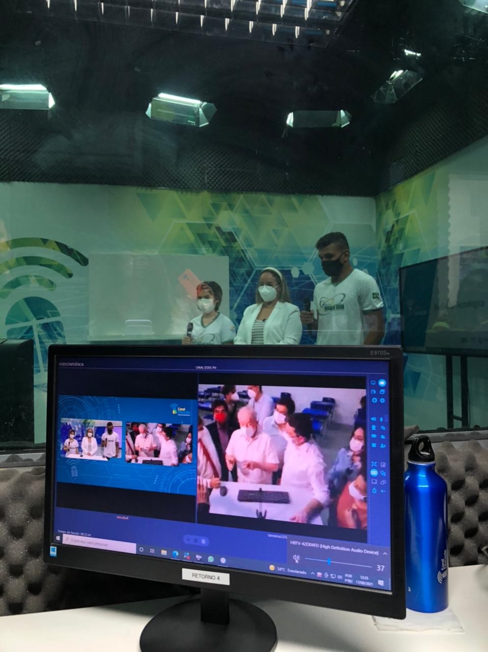 Ex-presidente Lula faz interação ao vivo com Canal Educação