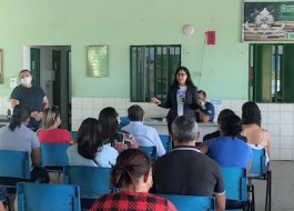 Em visita a Elesbão Veloso, gerente do Canal Educação avalia reunião sobre aulas da Mediação Tecnológica